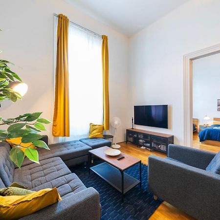 Shining Bright Two Bedroom Apt Next To Andrassy Ave Budapest Ngoại thất bức ảnh